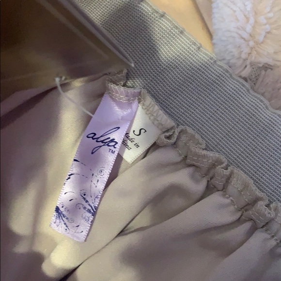 Beautiful rose coloured tulle skirt! - Picture 3 of 5